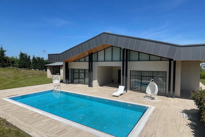 Arena Apartments & Villas Guba