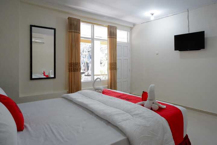 Room 15 of 48