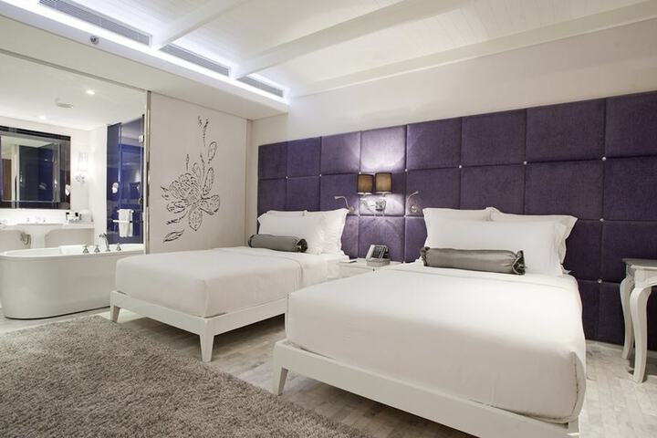 Room 7 of 70