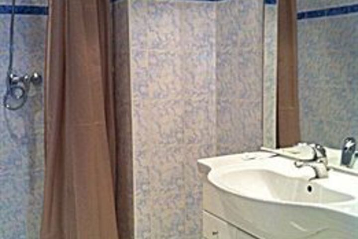 Room 2 of 11