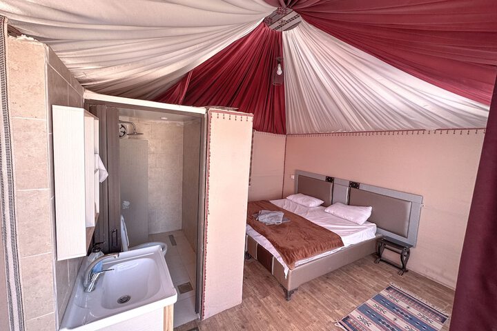 Room 11 of 28