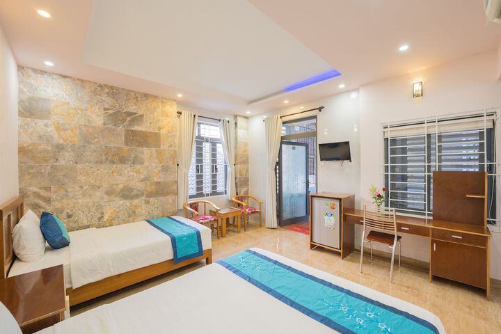 Room 15 of 27