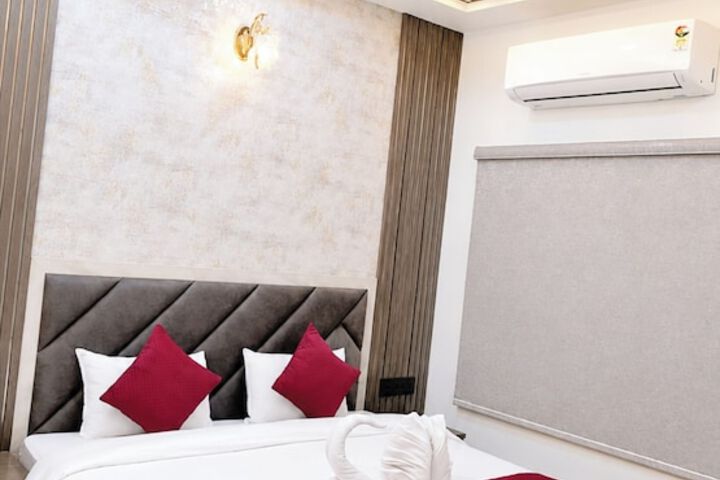 Room 3 of 7