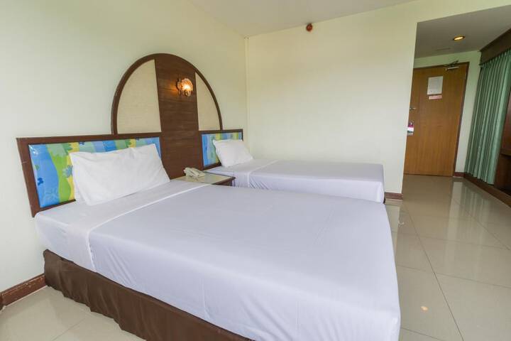 Room 18 of 37