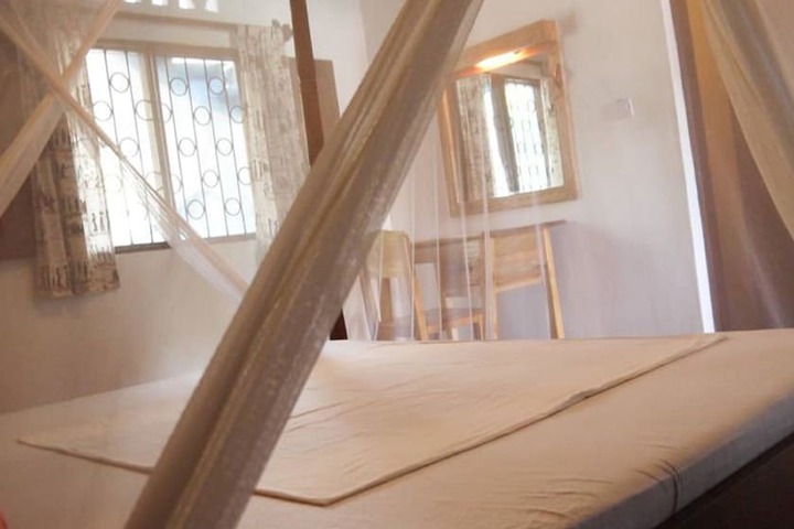 Room 11 of 38