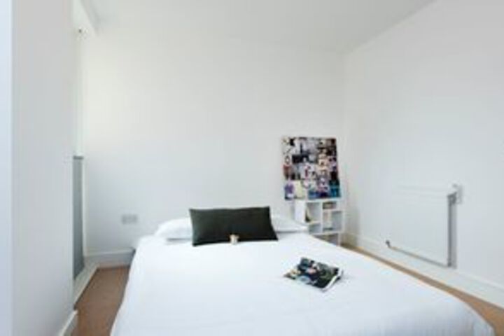 Room 11 of 25