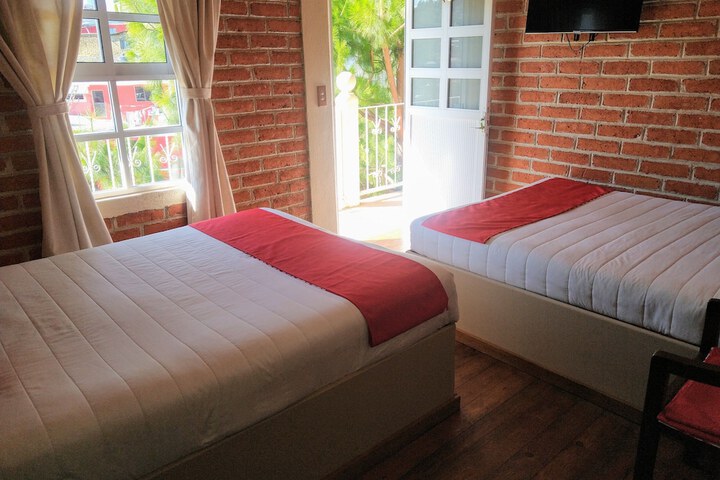 Room 15 of 48