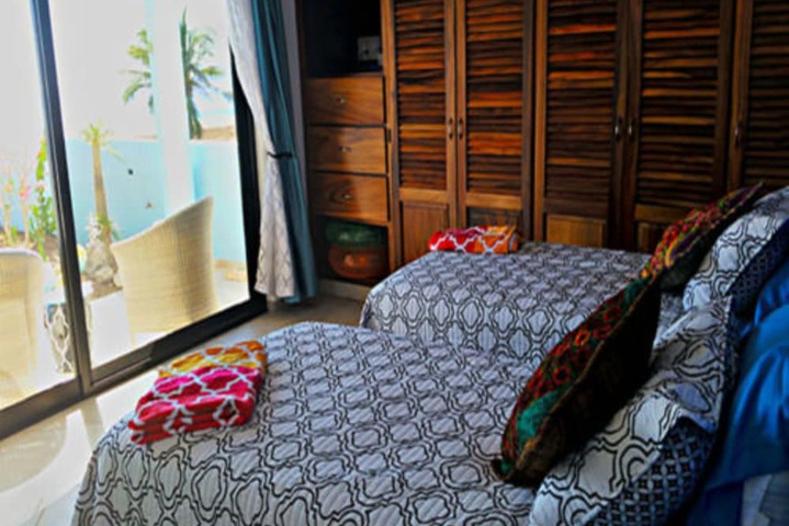 Room 12 of 93
