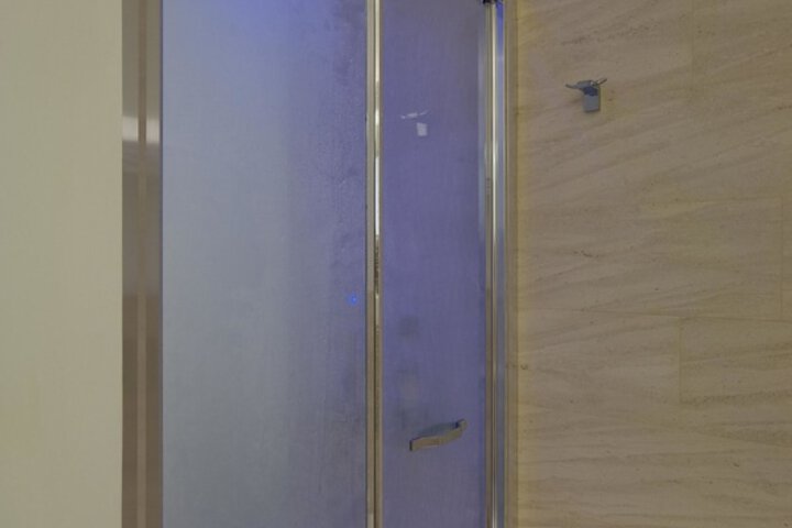 Room 31 of 40