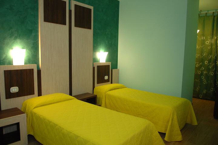 Room 4 of 43