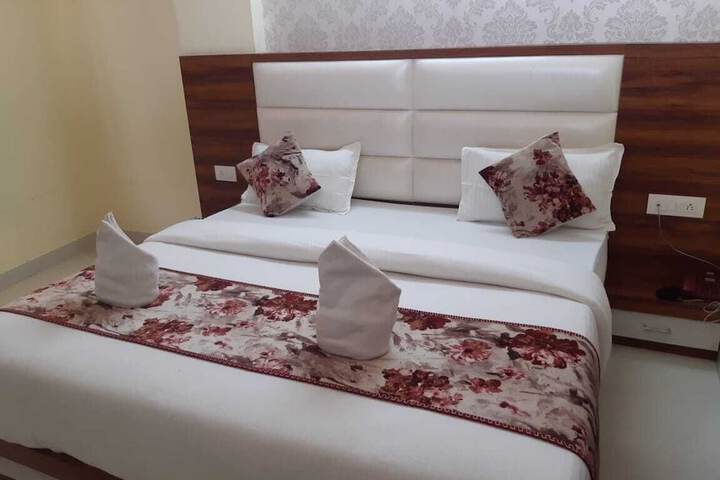 Room 7 of 15
