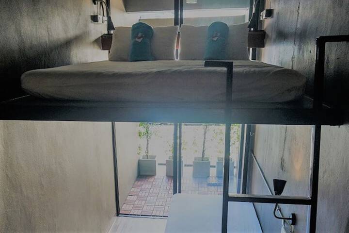 Room 6 of 62