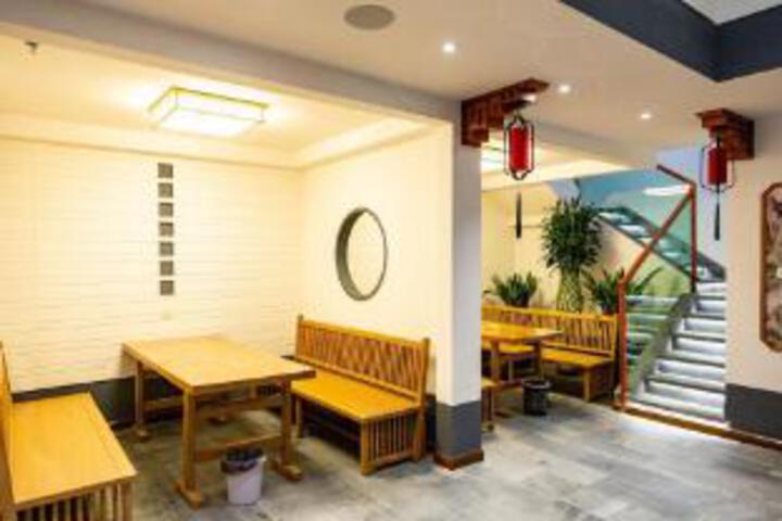 Dunhuang GUOLV Jingxuan hotel