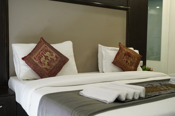 Room 4 of 14