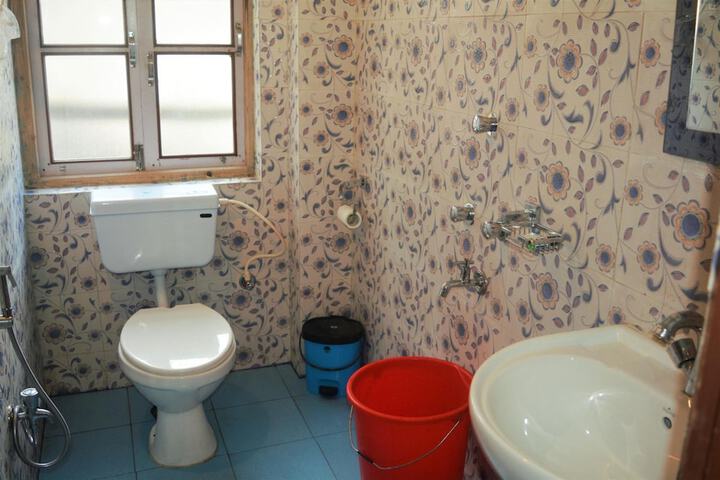 Room 44 of 65