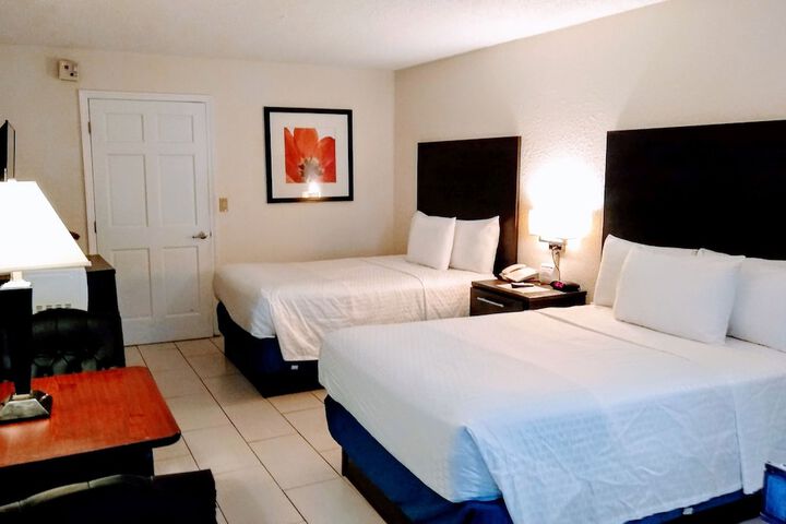2 Double Beds (11 of 11)