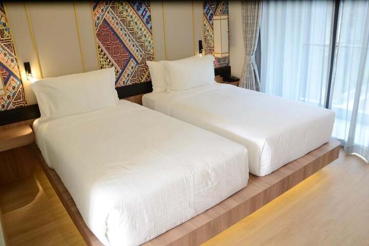 Room 10 of 140