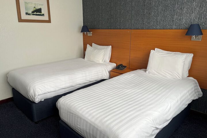 Room 70 of 102
