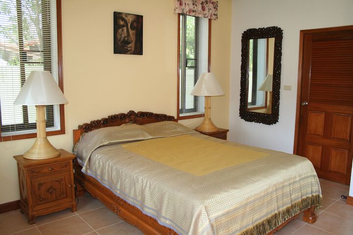 Room 17 of 93