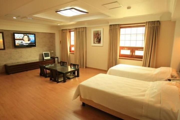 Room 5 of 23