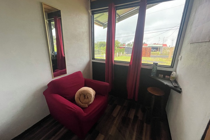 Room 8 of 19