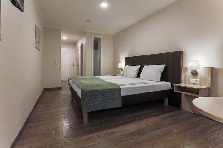 Room 9 of 63