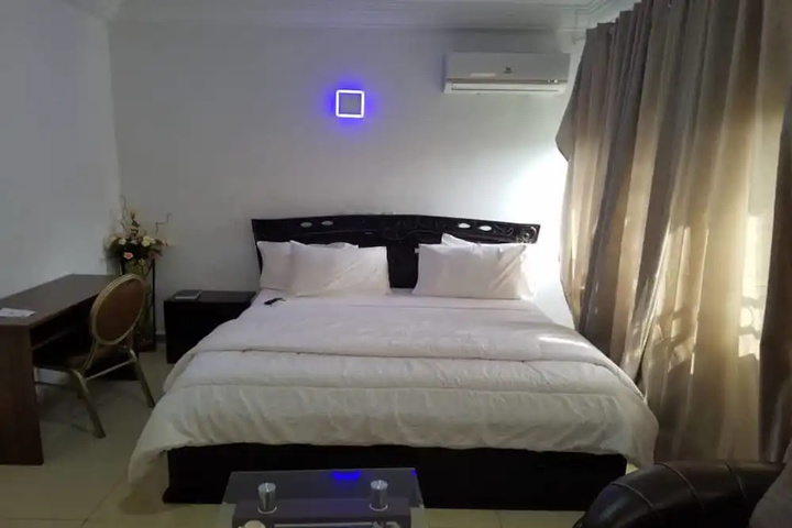 Room 3 of 19