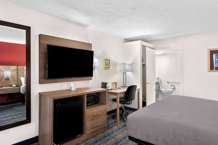 Room 16 of 41