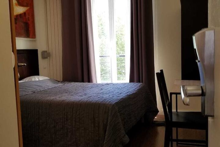Room 9 of 46