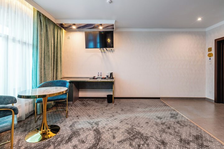 Room 42 of 84
