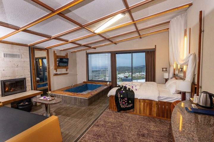 Room 13 of 22