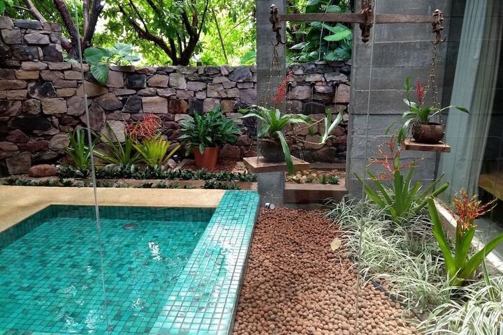 Pool 41 of 90