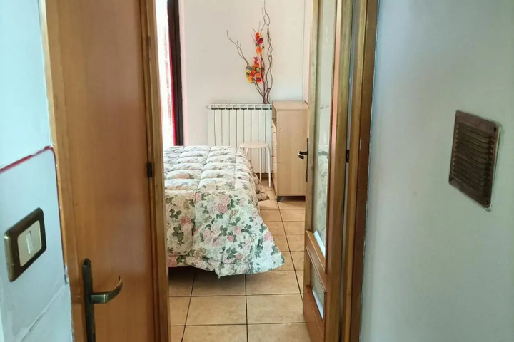 Room 3 of 7