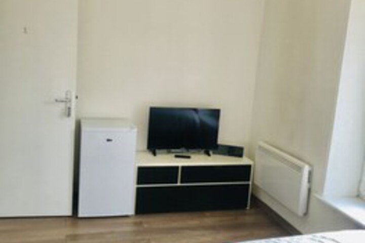 Room 16 of 19
