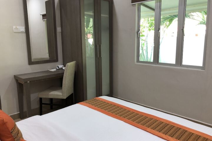 Room 9 of 39
