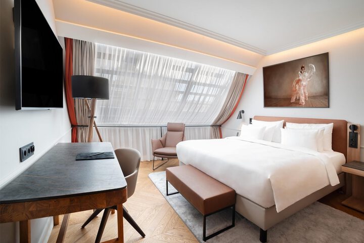 Room 15 of 70