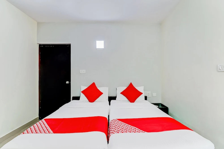 Room 4 of 17