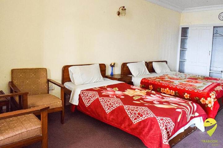 Room 8 of 12