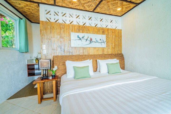 Room 26 of 120