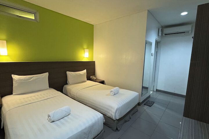 Room 22 of 49