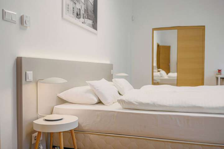 Room 16 of 39
