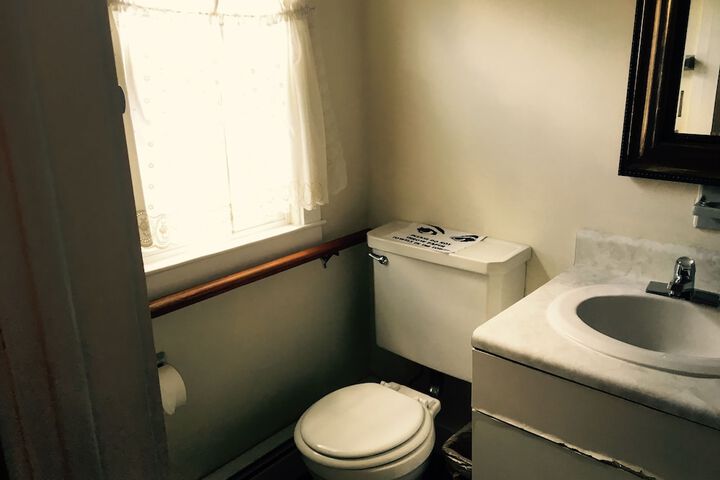 Room 210 of 246