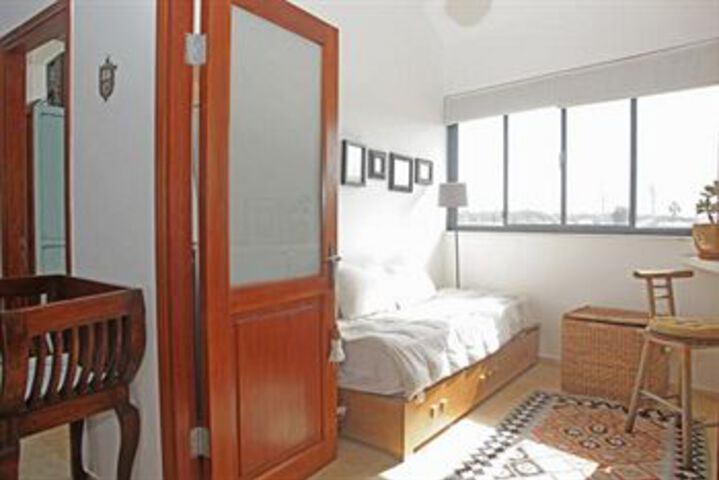 Room 106 of 133