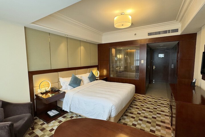 Room 11 of 46