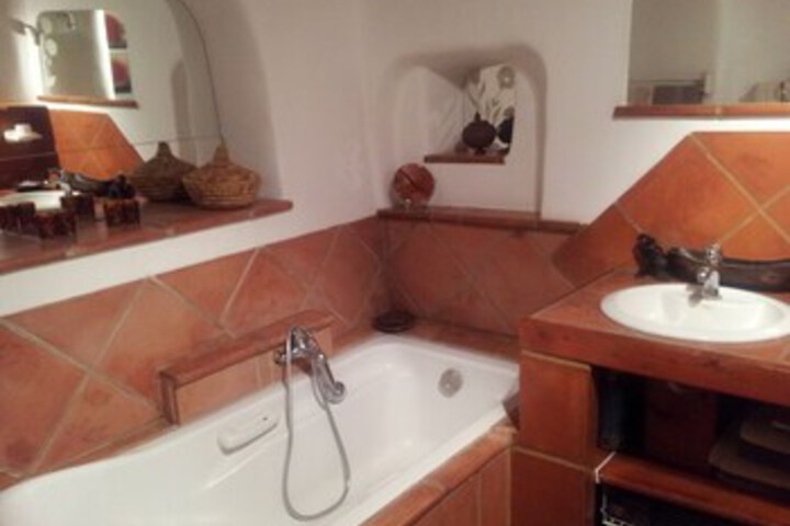 Room 3 of 21
