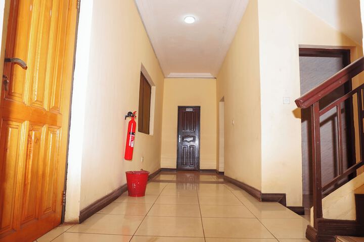 Ballroom/Hall 21 of 27