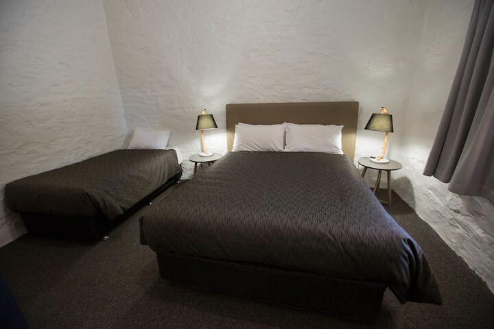 Room 5 of 25