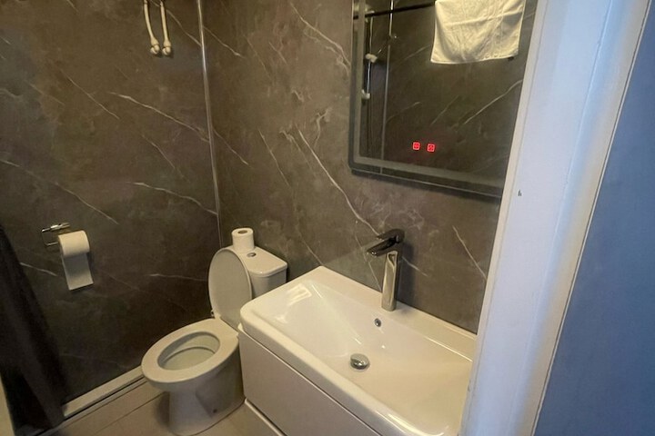 Room 8 of 8