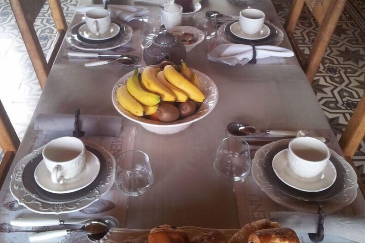 Breakfast/Coffee Service 16 of 32