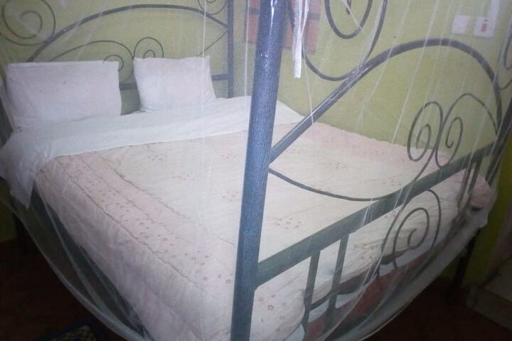 Room 4 of 19